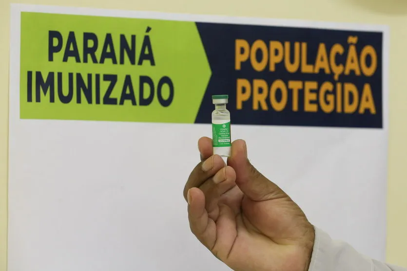 Com 21 mil aplicações em um dia, Paraná chega a 184 mil vacinados