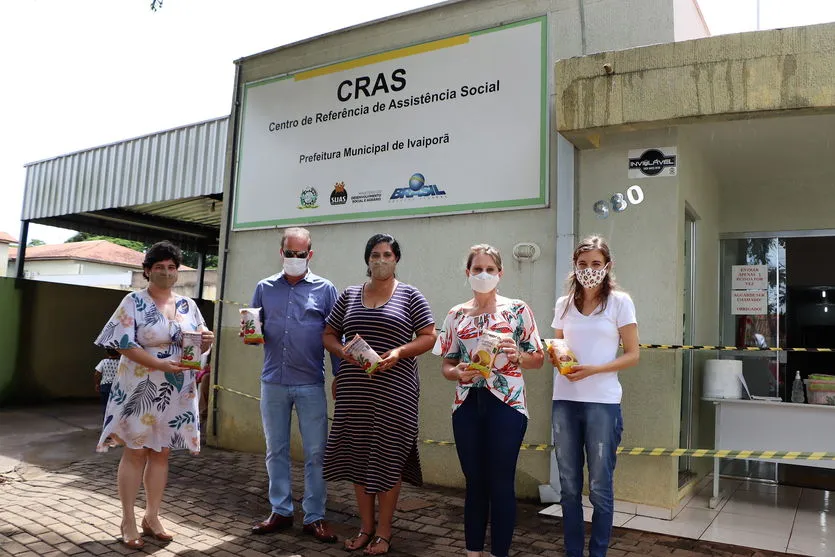 Foram entregues  polpas de maracujá, acerola e goiaba