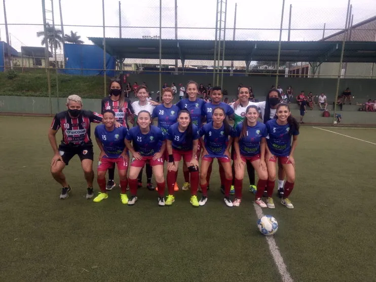 Futebol feminino de Apucarana é destaque em competição regional