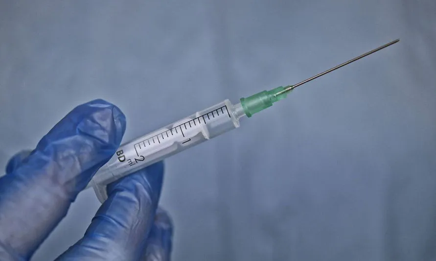 Governo negocia compra de 20 milhões de doses da vacina Covaxin