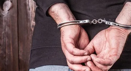 Homem de 30 anos é preso por envolvimento em furto de motocicleta