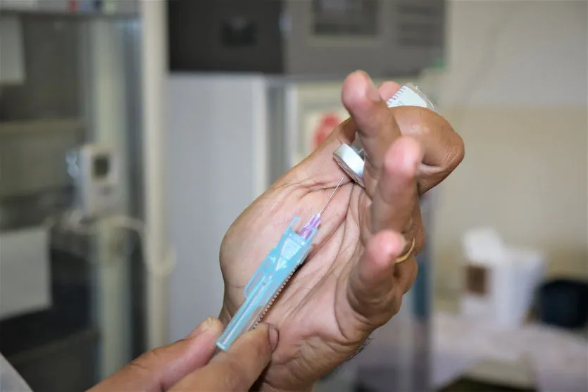 Idosos acima de 90 anos começam a ser vacinados em Arapongas
