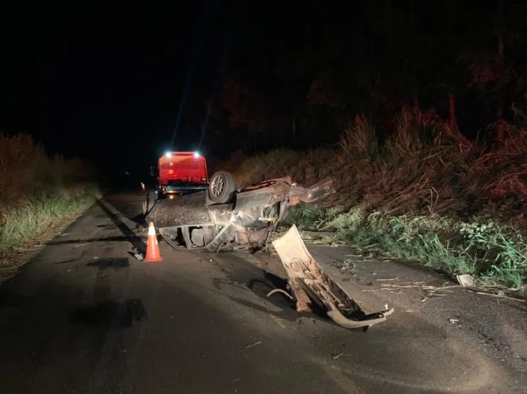 Jovem de 24 anos morre após colidir veículo em barranco na PR-542