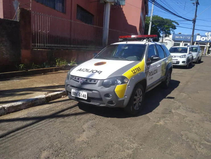Ladrões com faca assaltam mulher em Apucarana