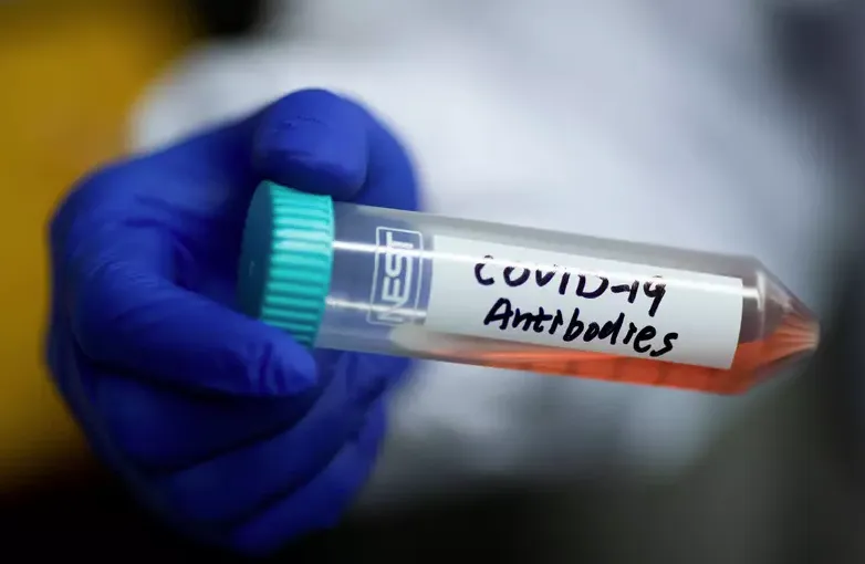 Mãe vacinada contra Covid-19 transmite anticorpos para recém-nascido