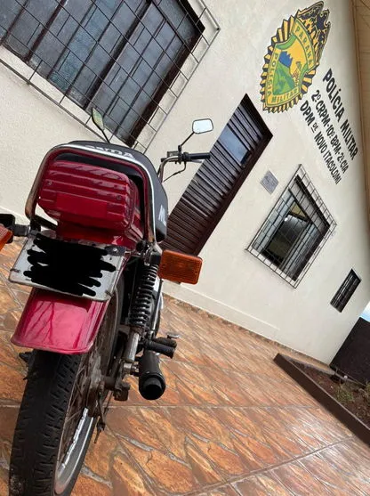 Motocicleta conduzida por jovem sem CNH é apreendida pela PM