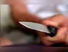 Menina  de 13 anos ameaça familiares com  faca