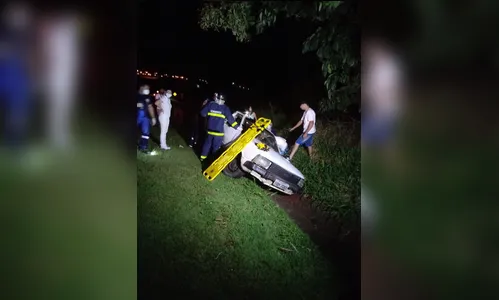 Acidente entre veículos deixa duas jovens gravemente feridas