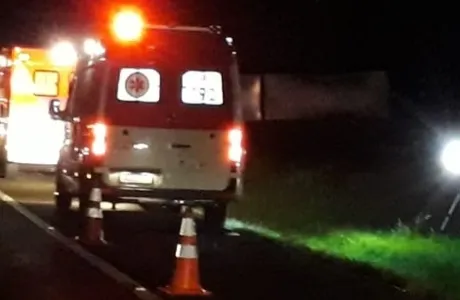 Acidente na BR-369 envolve moto e caminhão de madrugada