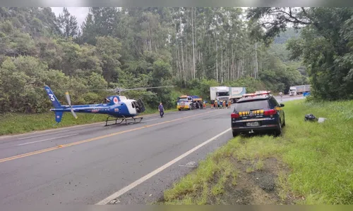 Acidente no  km 374 da BR 376 deixa duas vítimas em estado grave