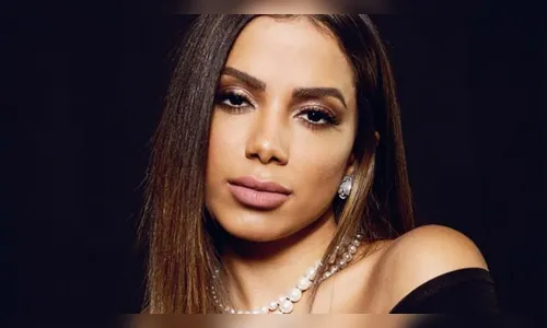 Anitta recebe alta após 4 dias internada em hospital