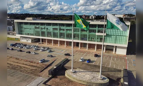 Após revogar ponto facultativo, Paraná suspende festividades de Carnaval