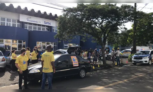 Apucarana abre temporada de liquidações com carreata; veja