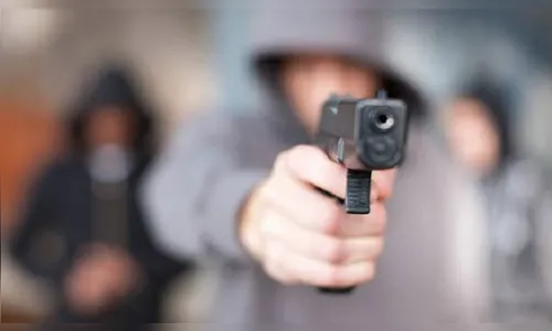 Suspeitos são presos após roubarem e agredirem um homem em Arapongas