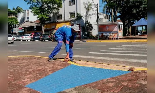 Prefeitura faz adequação de rampas no entorno da Praça Rui Barbosa