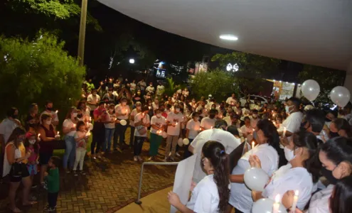 Homenagem luminosa foi na Praça Manoel Teodoro da Rocha