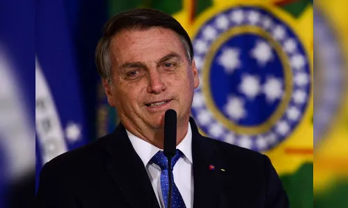 Em acordo com Centrão para emplacar Lira, Bolsonaro nega 