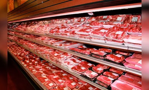 Mulheres são detidas por furto de carne e tentam evitar prisão falando dos filhos