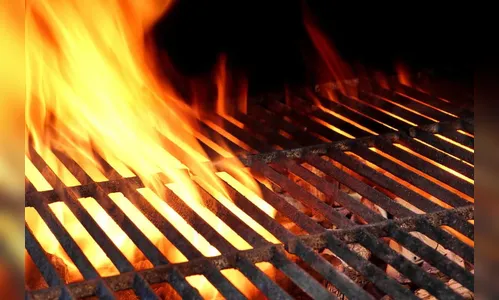 Homem sofre queimaduras ao acender churrasqueira