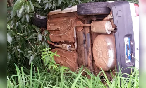 Gol capota na PR-466 próximo a entrada do Alto Lajeado