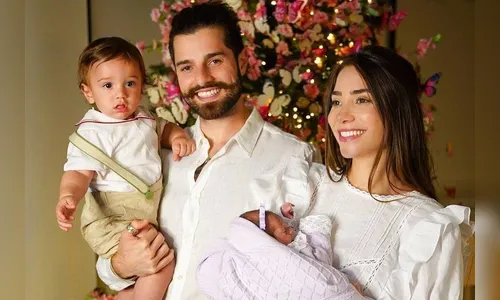 ‘Minha bonequinha’, comemora Romana Novais com a chegada da bebê em casa