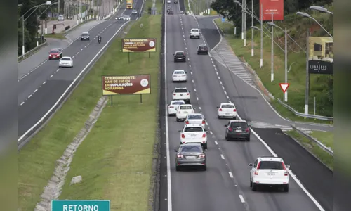 Movimento nas estradas em direção a Curitiba é dobro do normal