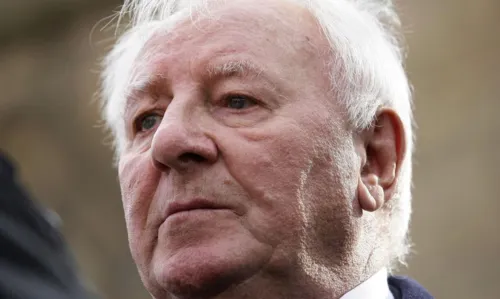 Ex-treinador do Manchester United Tommy Docherty morre aos 92 anos