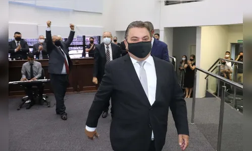 Sérgio e Jair Milani tomam posse apostando em mandato com grandes avanços