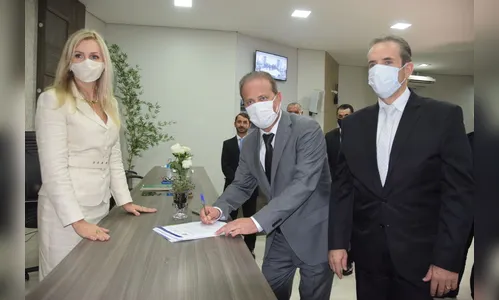 Prefeito Carlos Gil toma posse em Ivaiporã e anuncia novos investimentos