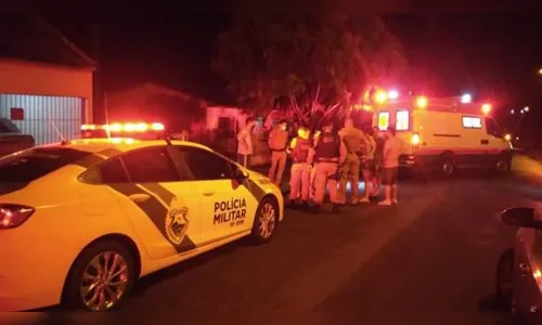 Idoso é ferido gravemente a facadas pela esposa