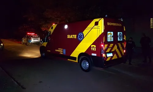 Motorista causa acidente de moto com vítimas e foge