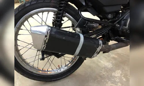 Motocicleta 'barulhenta' é apreendida em abordagem da Polícia Militar