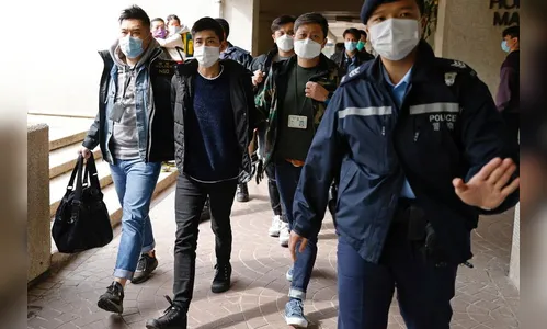 Cerca de 50 opositores do regime chinês são presos em Hong Kong