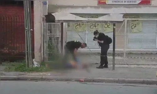 Homem esfaqueia ex-namorada idosa e nega tudo ao ser preso