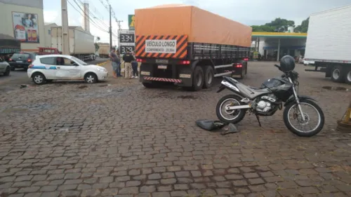 Motociclista fica ferido em acidente na Avenida Maracanã; Vídeo