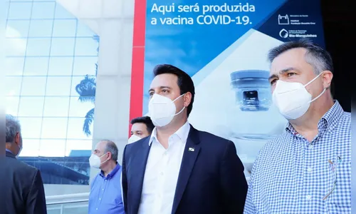 Em visita à Fiocruz, Ratinho Jr confirma vacinação em janeiro; vídeo