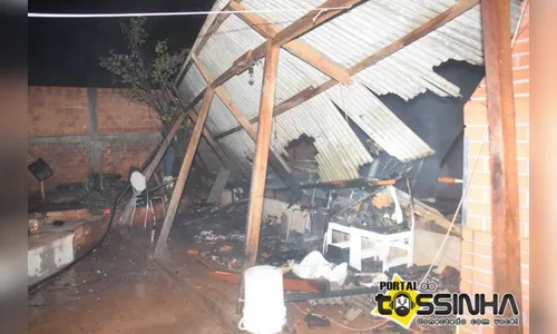 Incêndio em casa de madrugada assusta moradores da região