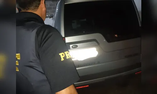 PRF recupera camioneta com registro de furto