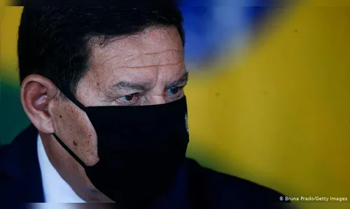 'Vacina é uma questão coletiva, não é individual', diz Mourão