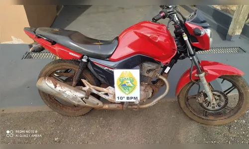 Moto furtada é recuperada pela PM com adolescente de 17 anos