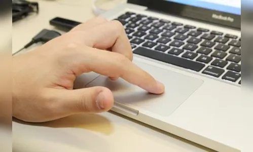 Mulher tem Facebook, WhatsApp e Instagram invadidos por hacker