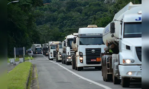 Caminhoneiros convocam nova assembleia para se mobilizar por greve