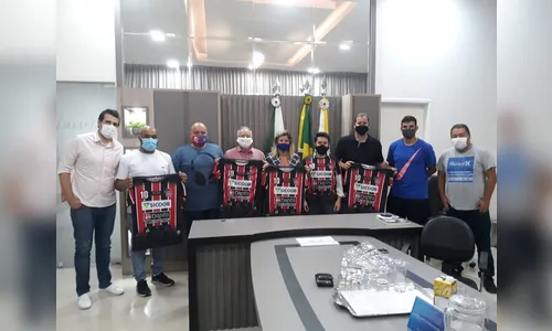 Vereadores e Vereadora recebem diretoria do Apucarana Futsal