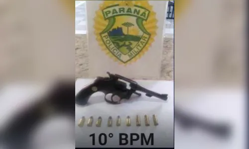 Polícia militar prende homem com revólver e munição