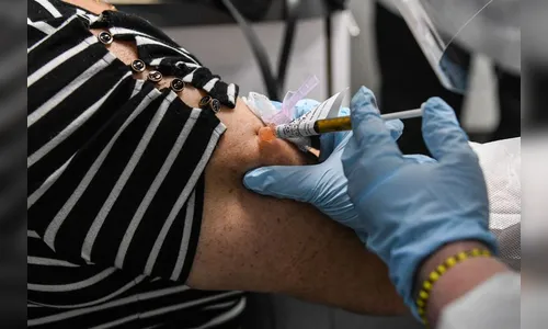 Covid-19: entidade orienta sobre vacinação em pacientes reumáticos