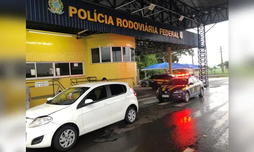 PRF apreende carro com mais de R$ 300 mil reais em multas