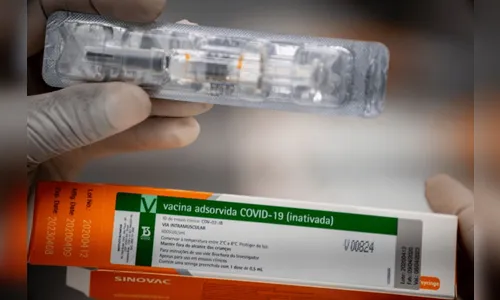 Políticos comemoram recomendação da Anvisa para Coronavac