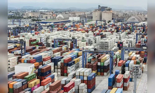Carga em contêiner registra alta de 6% no Porto de Paranaguá