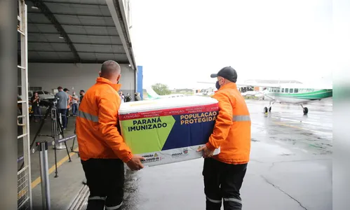 Governo começa a distribuir vacinas no Interior do Paraná