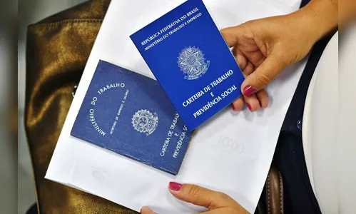 Emprego cresce na indústria em um movimento atípico para dezembro